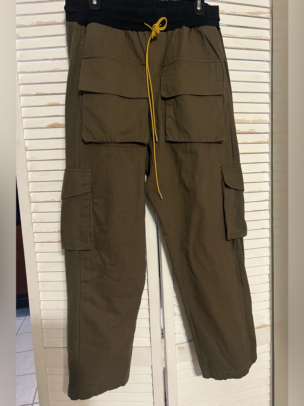 MNML Olive 100% Cotton Cargo Pants w/ Black Waistband 30” Waist Inseam 28